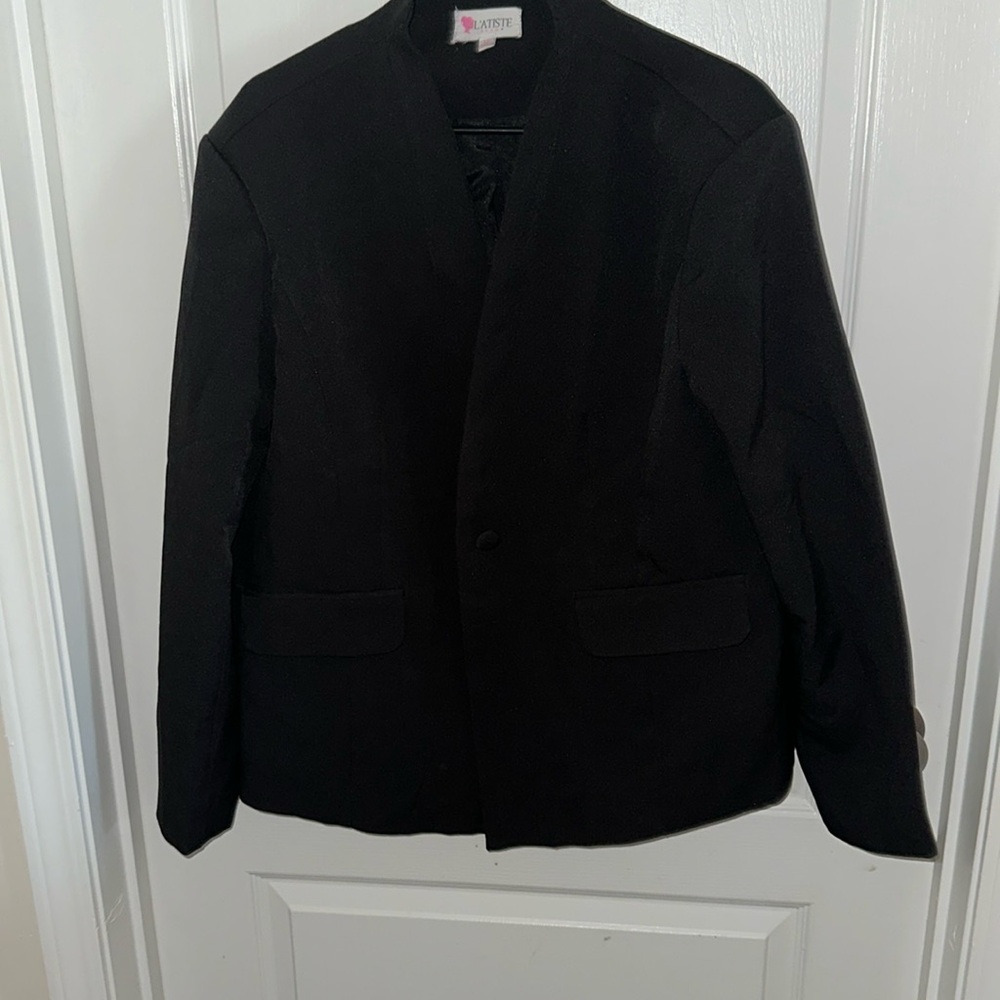 Plus size black blazer